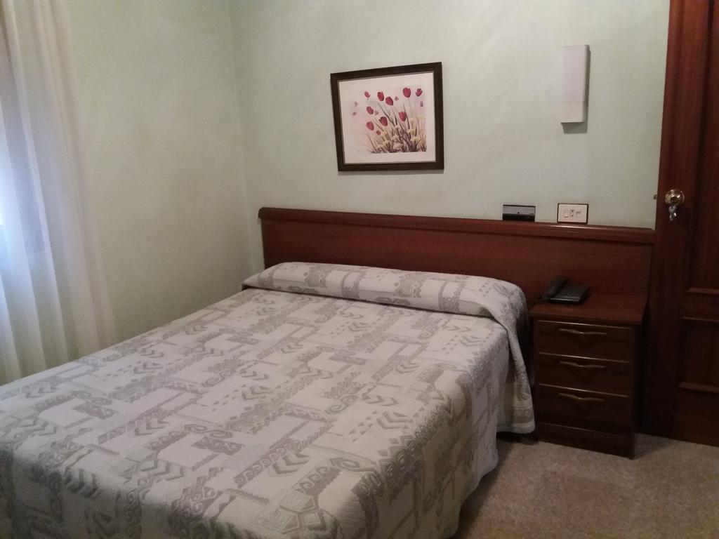 Hotel Avenida Gijón Buitenkant foto